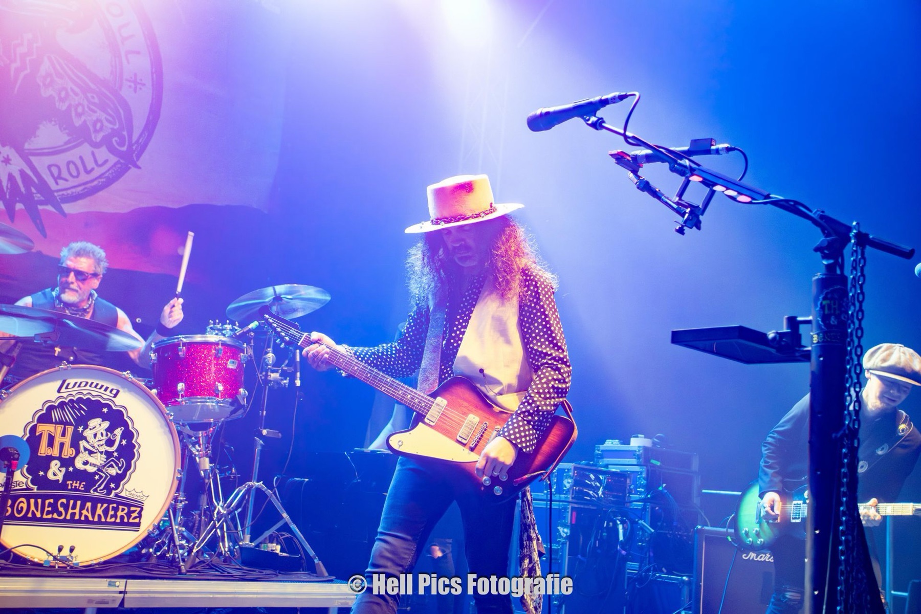 T.H. & The Boneshakerz live
