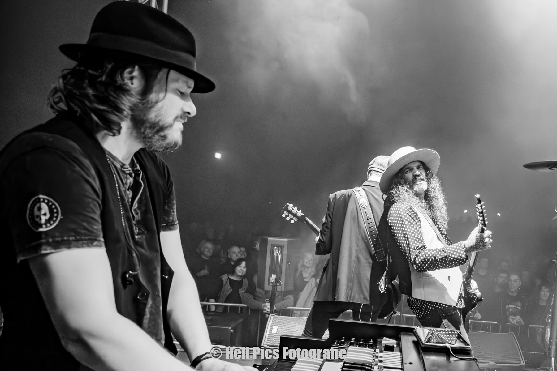 T.H. & The Boneshakerz live