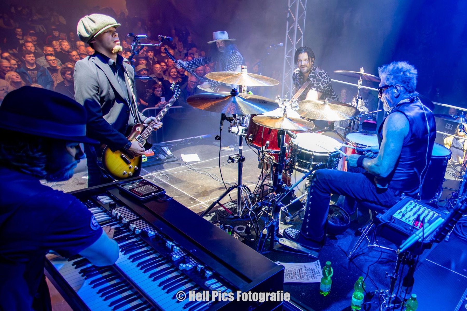 T.H. & The Boneshakerz live
